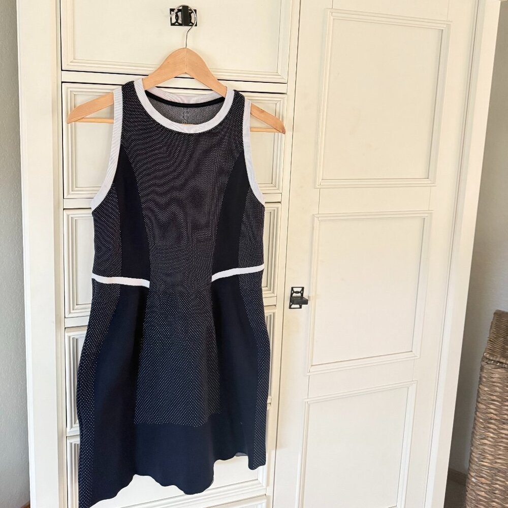 Sweaty Betty Sleeveless Racer Back Stretch Workout Dress Size L Navy/White